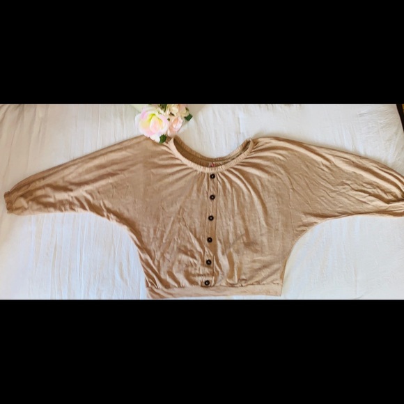 ❗️SOLD❗️ Beige False Button-Down Top - Picture 6 of 6